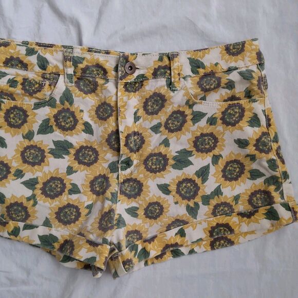 Forever 21 Sunflower Shorts Denim Cuffed Hippie Boho Women's Size 29 - Picture 3 of 8